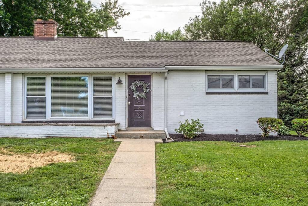 Renovated 2 Bedroom Home Close To Lancaster Attractions Exterior photo